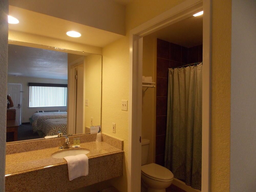 Travelodge San Antonio Downtown - photo 4