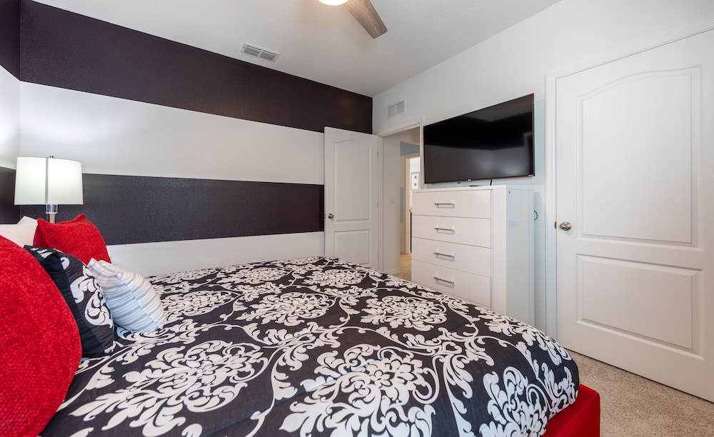 7587oml Solterra Resort 7 Bedroom Home by RedAwning - photo 7