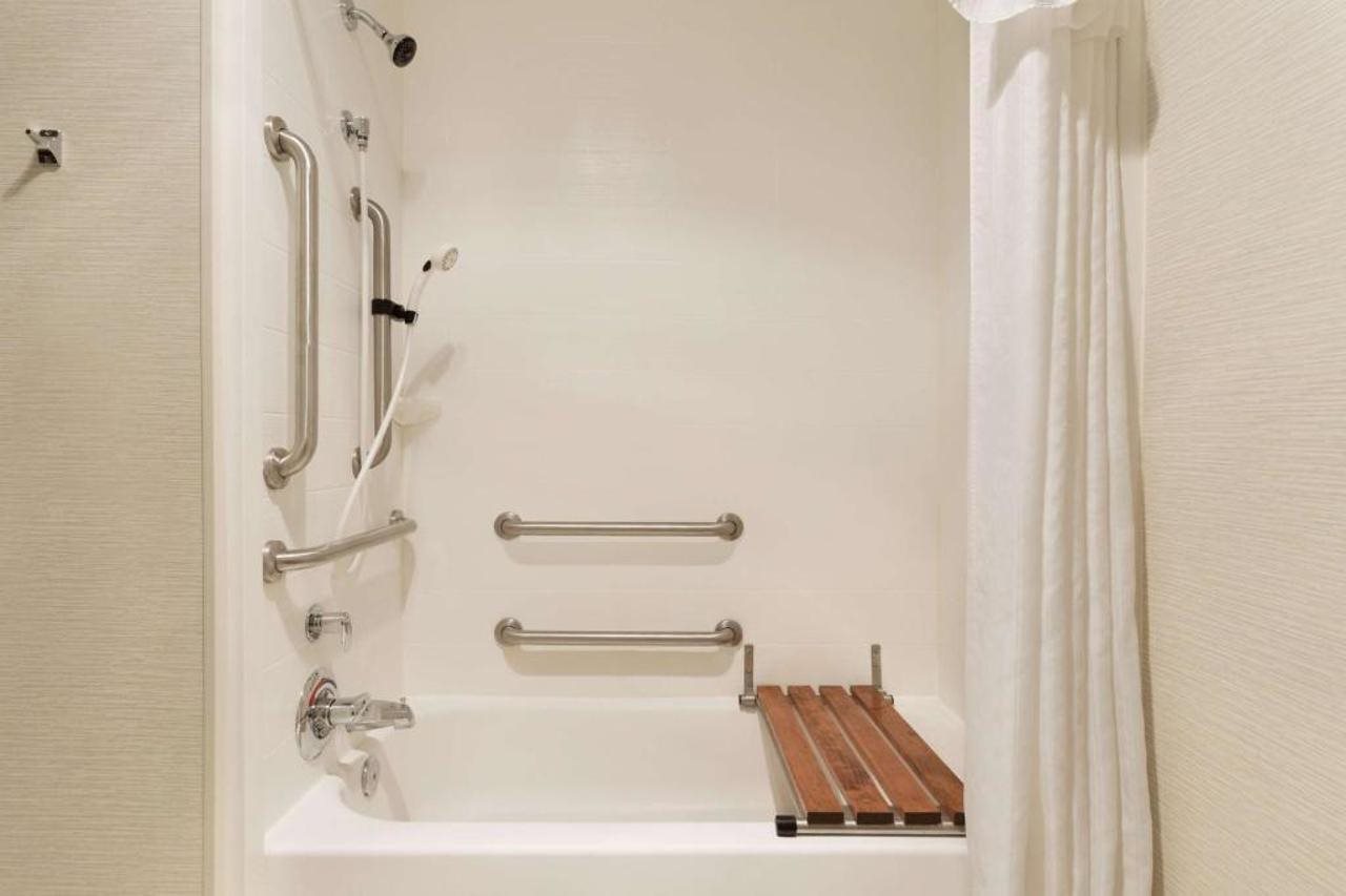 Homewood Suites Toledo Maumee - photo 29