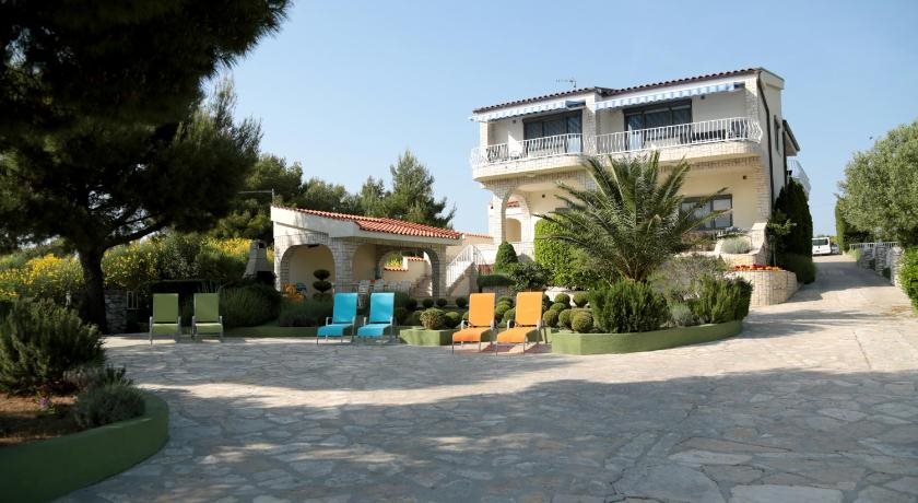Villa Punta Royal — 4-Star Luxury Hotel in Pirovac, Croatia