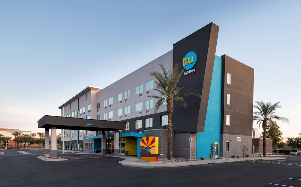 Tru By Hilton Phoenix Glendale Westgate AZ in Glendale, United States