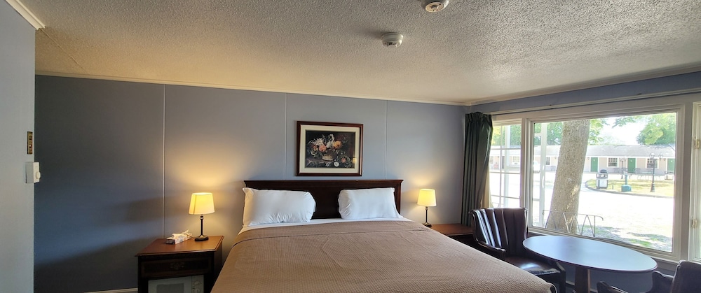 Tallwood Motel Wells - photo 20