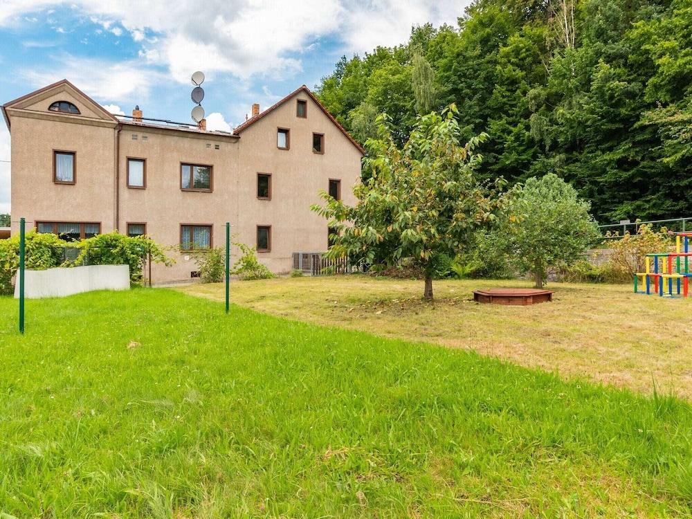 Apartment In Sebnitz In Saxon With Terrace — 4-Star Luxury Hotel in Sebnitz, Germany