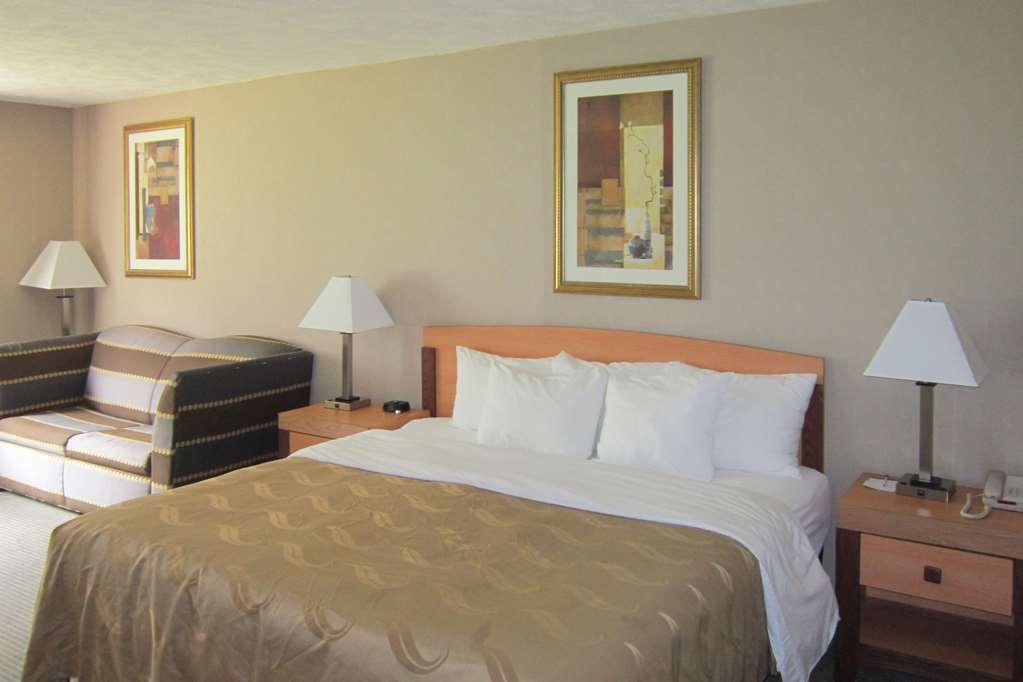 Quality Inn Nashville Bloomington - photo 15