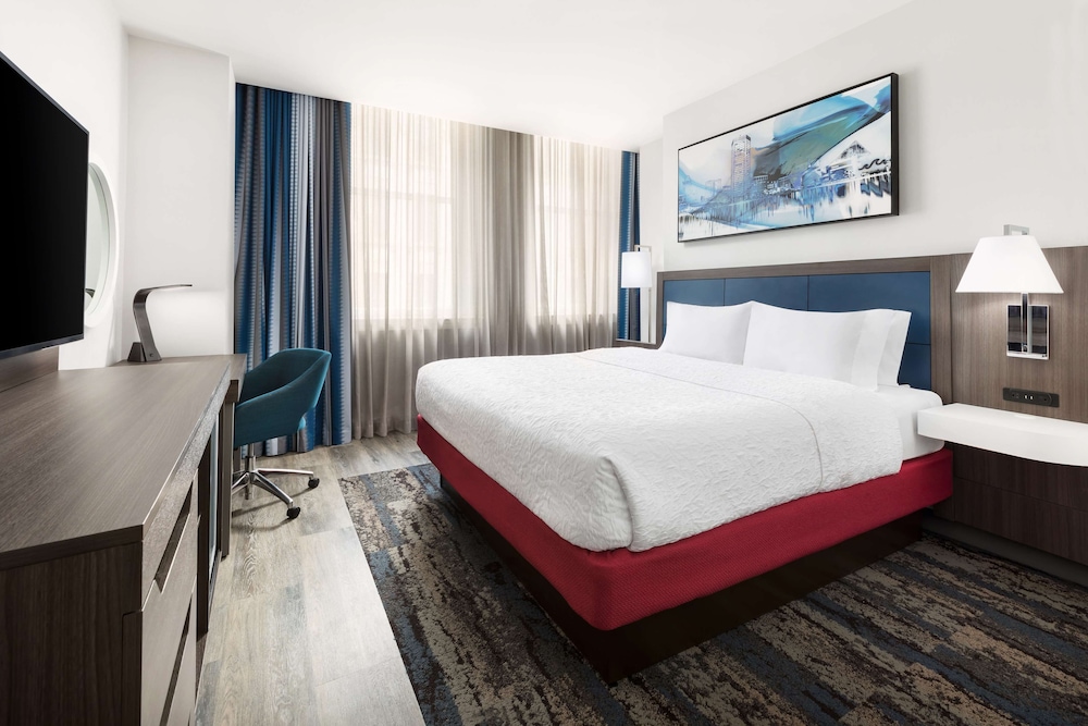 Hampton Inn & Suites Baltimore Inner Harbor - photo 18