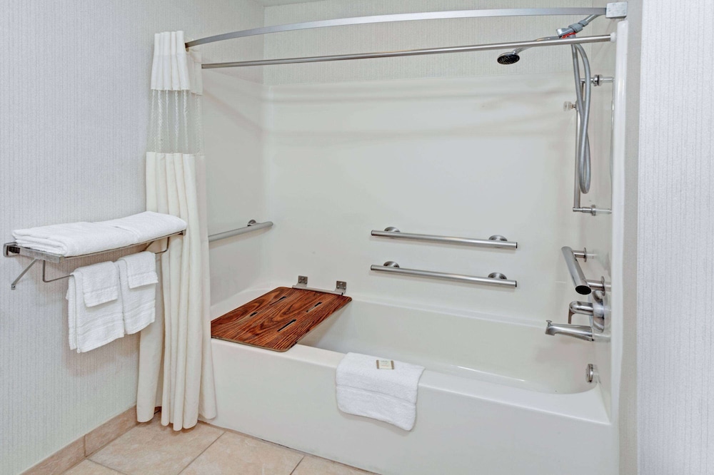 Red Lion Inn & Suites Elk Grove Village - photo 14