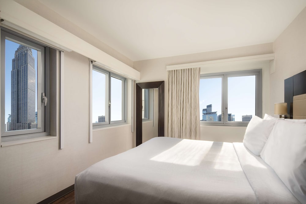 Embassy Suites by Hilton New York Manhattan Times Square - photo 43