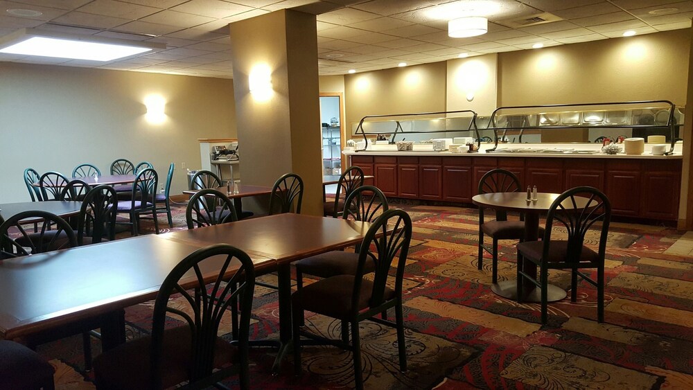 Best Western Plus Wausau Tower Inn - photo 38