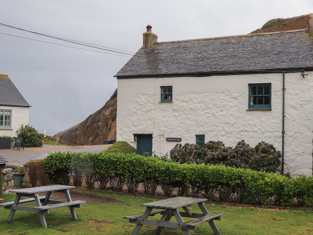 Corner Cottage — 4-Star Luxury Hotel in Penzance, United Kingdom