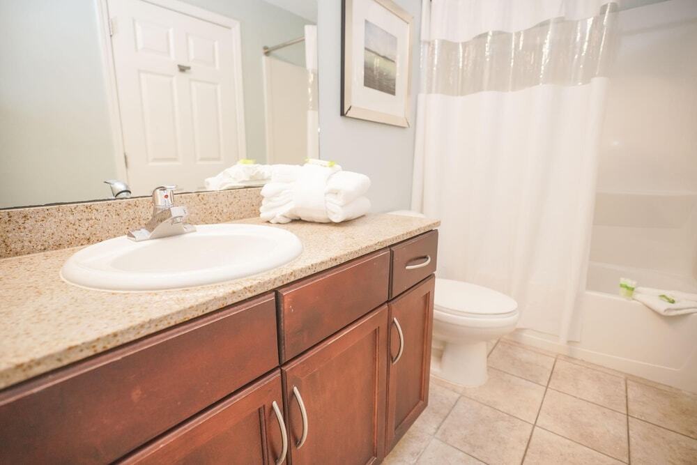 Laketown Wharf Resort by Panhandle Getaways - photo 7