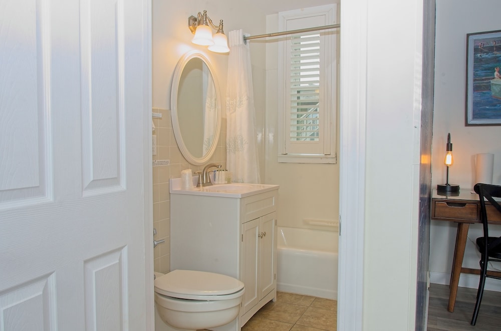 Vineyard Harbor Motel Private Beach - photo 274