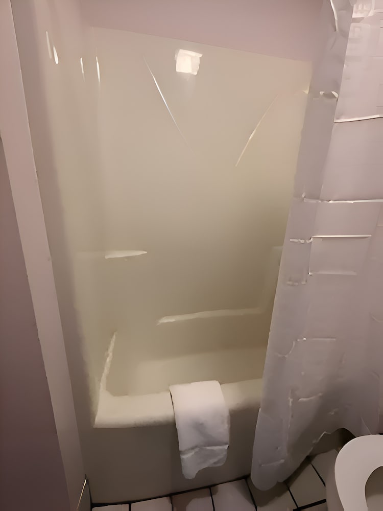 Traverse Bay Inn - photo 24