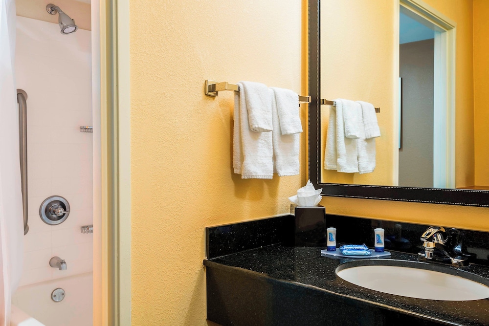 Fairfield Inn & Suites by Marriott Mobile - photo 25