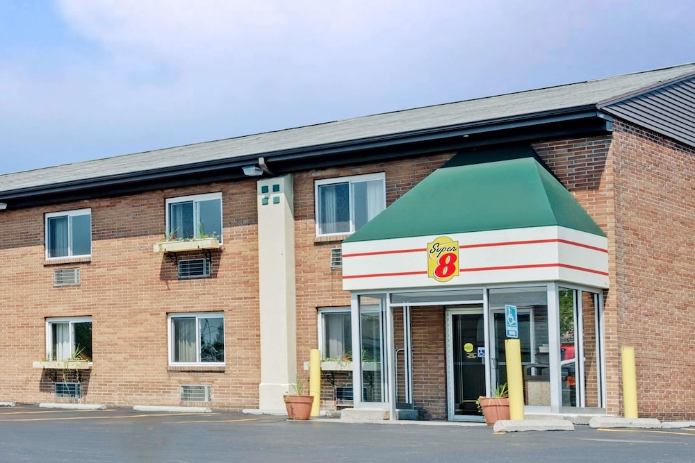 Super 8 by Wyndham Kenmore Buffalo Niagara Falls Area - photo 15