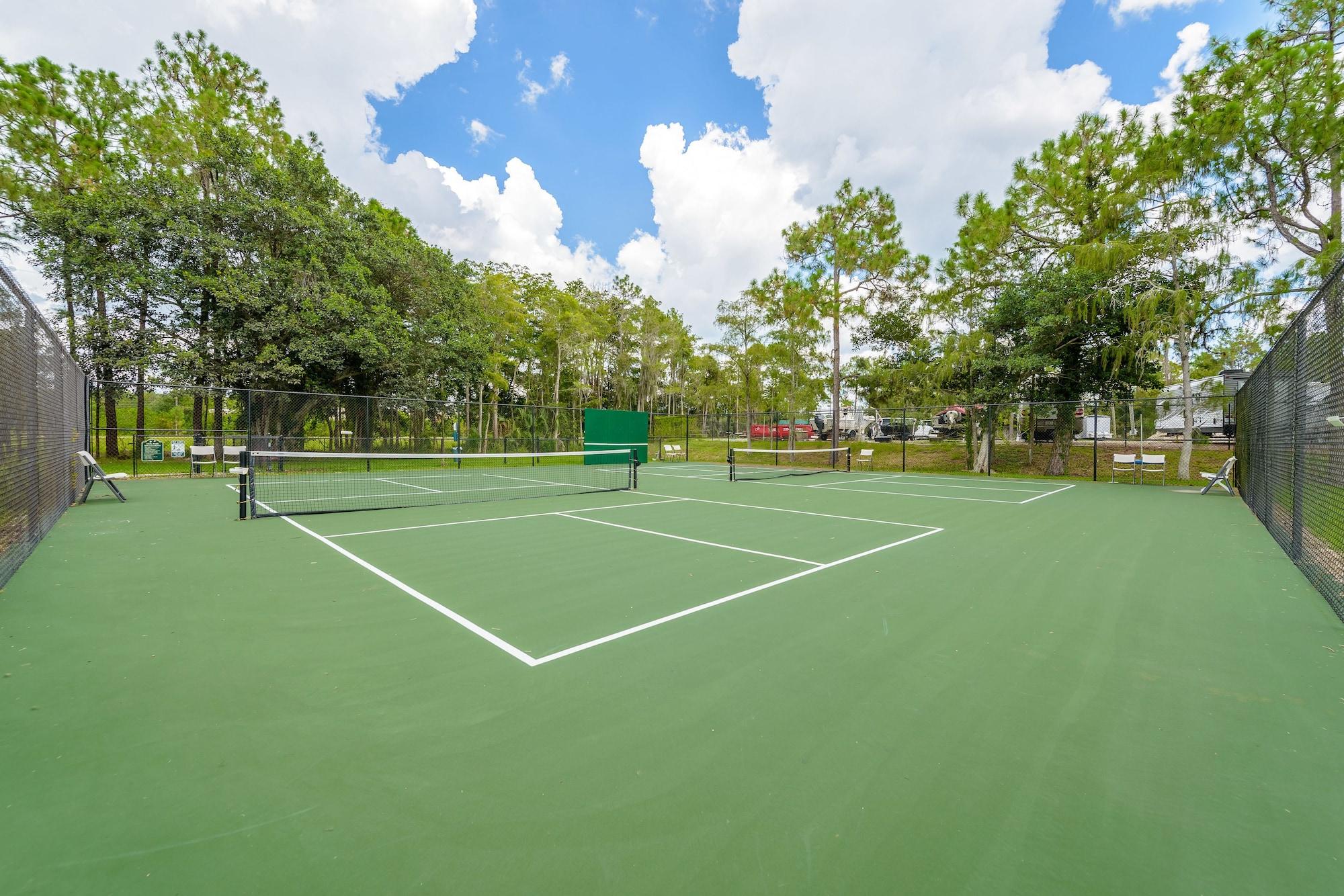 Club Naples RV Resort - photo 7