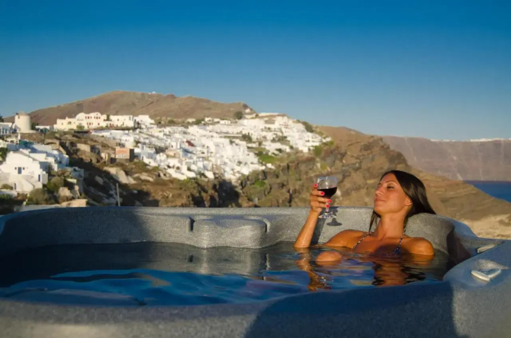 Angel Cave Houses Santorini in Oia, Greece