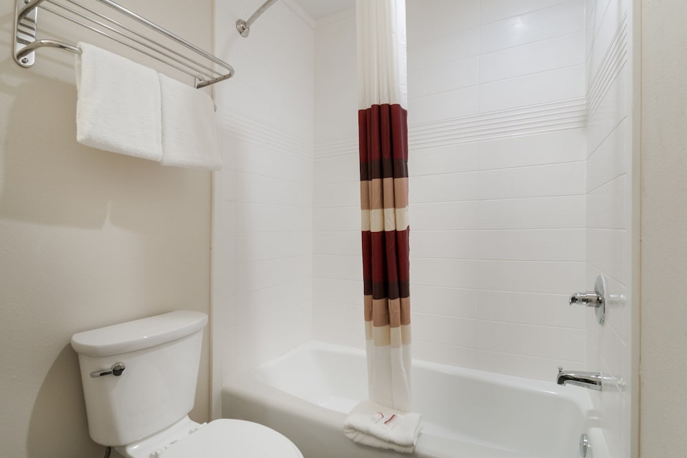Red Roof Inn Houston Spring North - photo 20