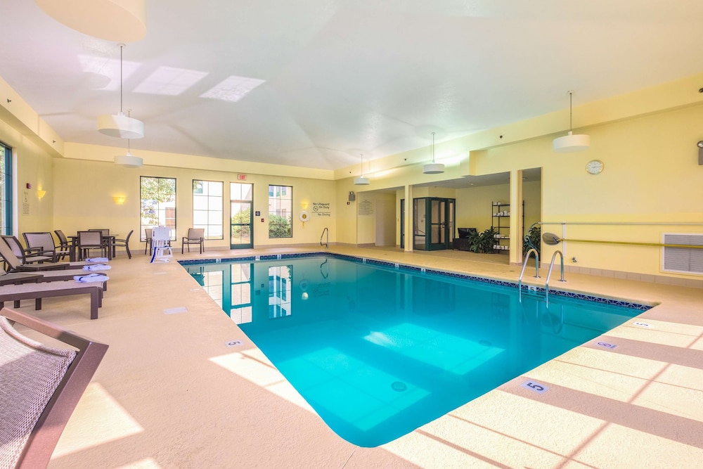 Hampton Inn Freeport Brunswick - photo 32