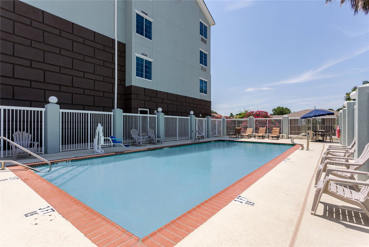 Comfort Suites New Orleans East - photo 33