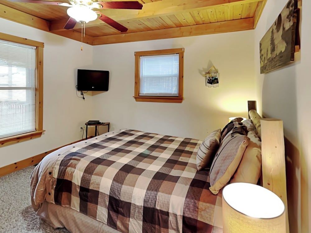 Howling Wolf Den - photo 17