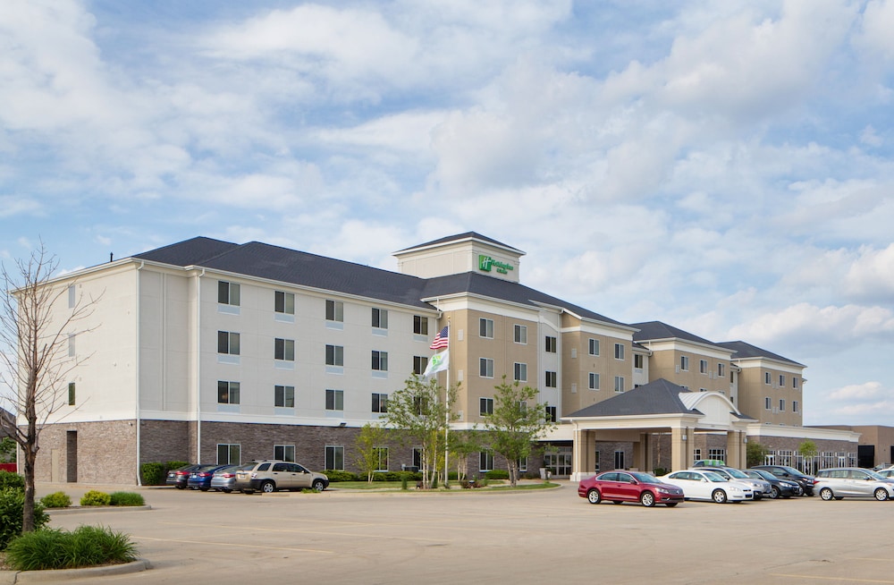 Holiday Inn Bloomington Airport by IHG in Bloomington, United States