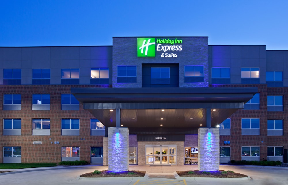 Holiday Inn Express & Suites Des Moines Downtown by IHG - photo 46