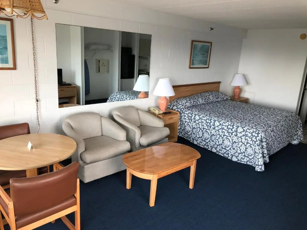 Beachcomber Motel - featured photo