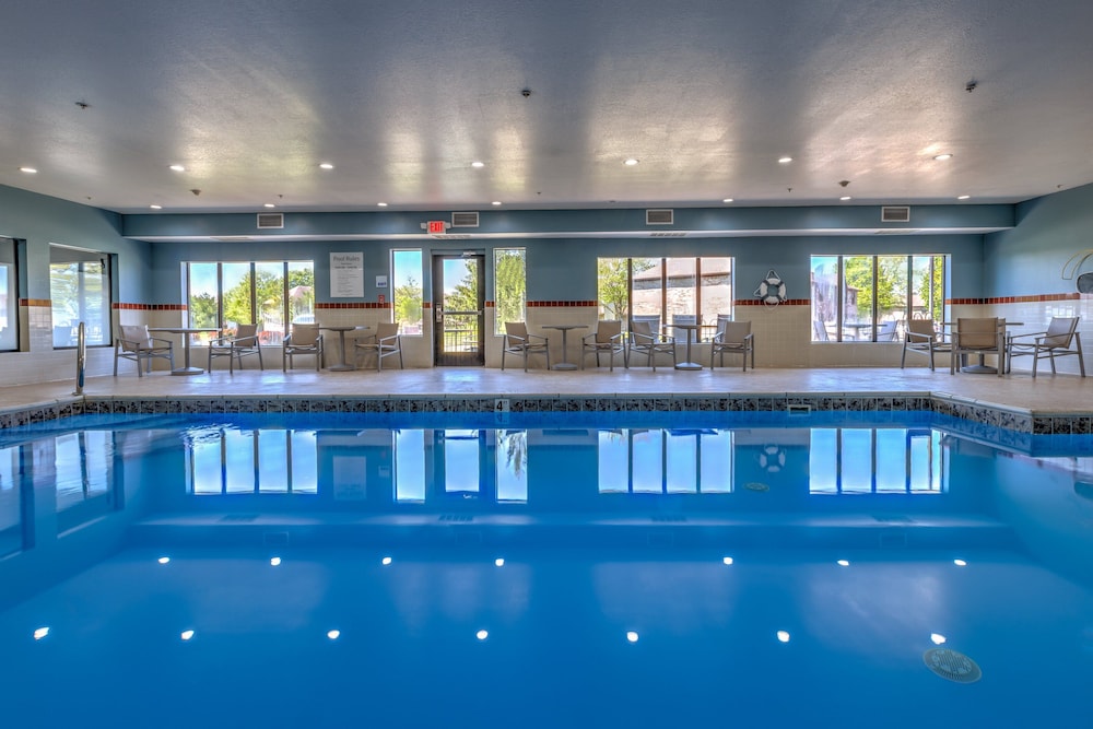 Holiday Inn Express & Suites Shelbyville Indianapolis by IHG - photo 25