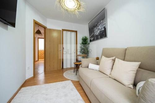 Vive Oviedo 3 By Silastur — Oviedo
