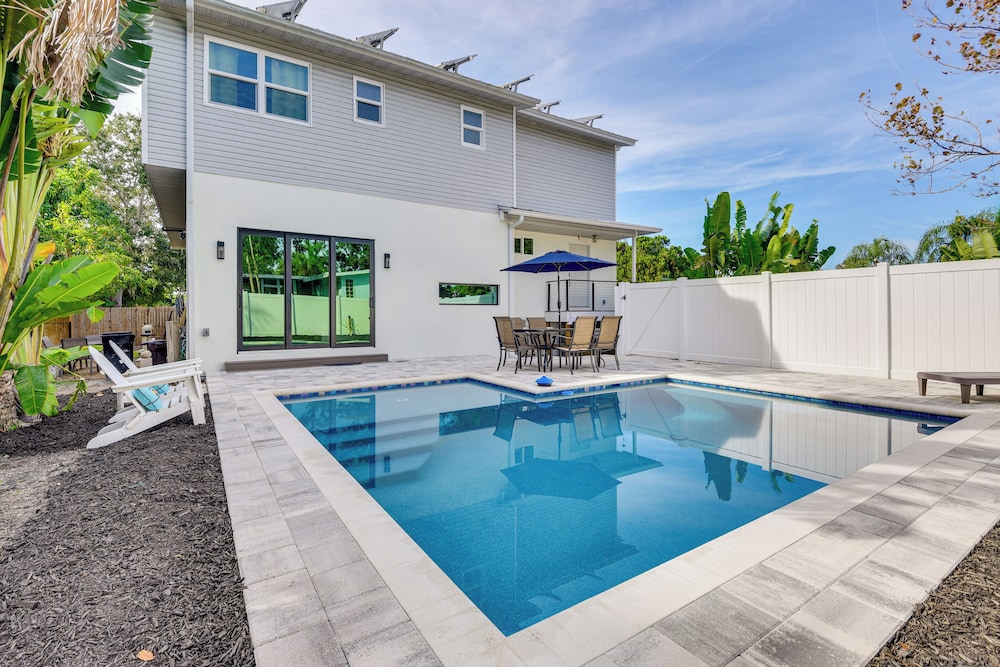 3 200 sq ft Hideaway 5 Mi to Downtown Sarasota in Sarasota, United States