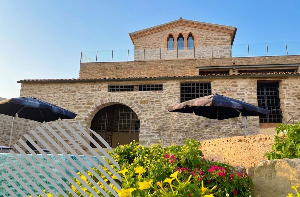 Masia De Queralt — Lleida