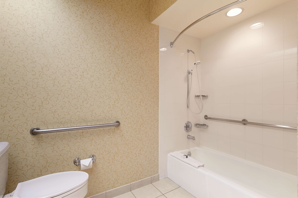 DoubleTree by Hilton Ontario Airport - photo 31
