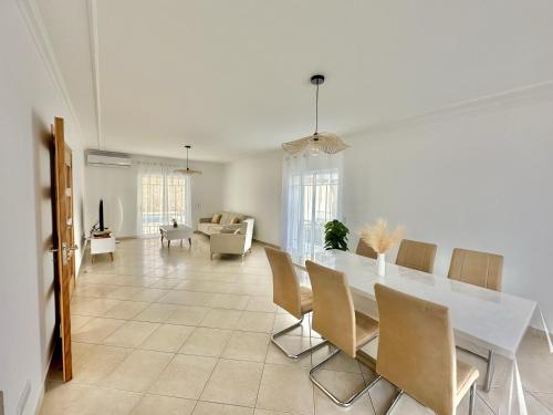 Villa Alcantarilha — 4-Star Luxury Hotel in Alcantarilha, Portugal