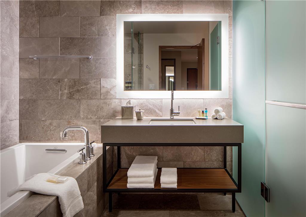 Hyatt Regency Lake Washington at Seattle s Southport - photo 17