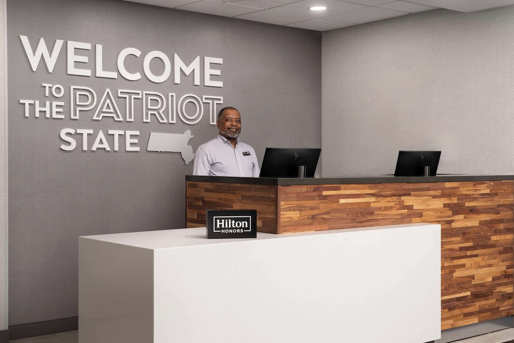 Hampton Inn Chicopee Springfield - photo 4