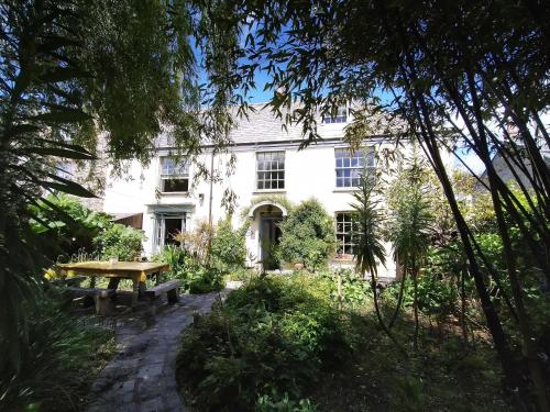 The Shire House — 4-Star Luxury Hotel in Lostwithiel, United Kingdom