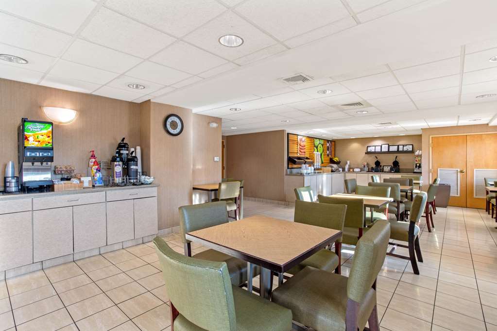 La Quinta Inn & Suites by Wyndham Boston Somerville - photo 56