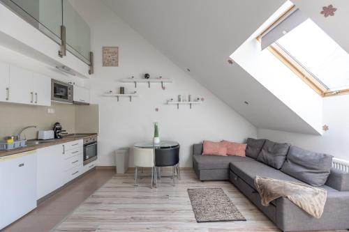 PRTR Apartment w FREE parking — 4-Star Luxury Hotel in Budapest, Hungary