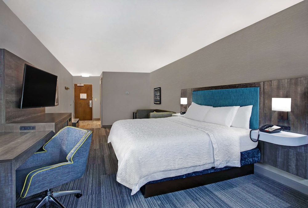 Hampton Inn Westfield - photo 15