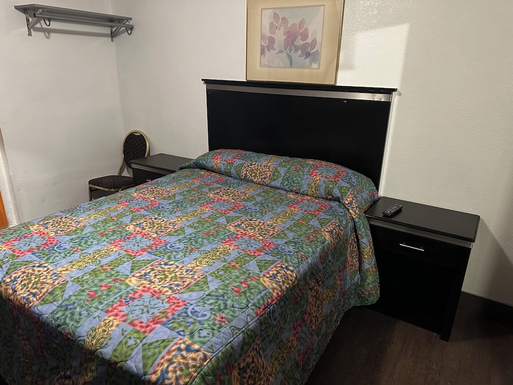 Searle Motel - photo 7