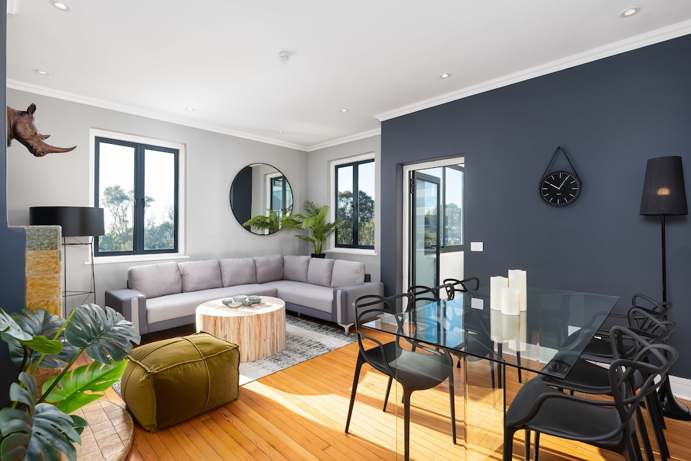 Warwick Mansions 8