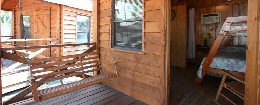 Road Runner Travel Resort Caravan Park - photo 32
