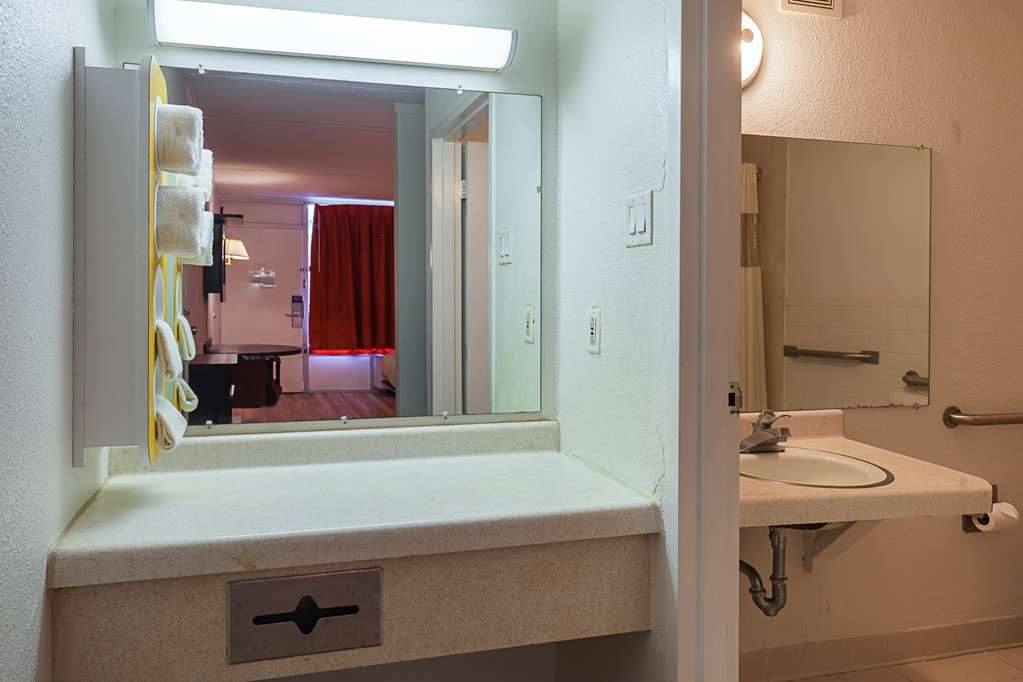 Motel 6 Tifton GA - photo 17