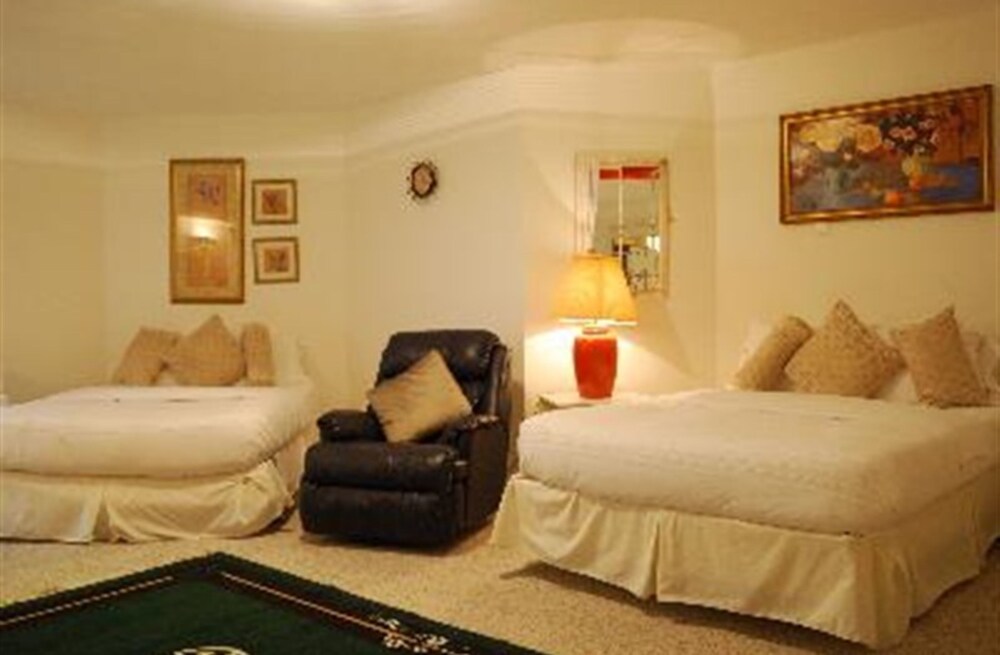 The Columbia Inn at Peralynna Manor - photo 18