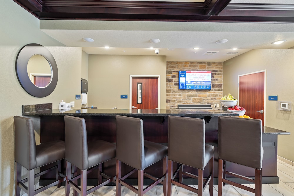 Cobblestone Hotel & Suites Alpine - photo 43