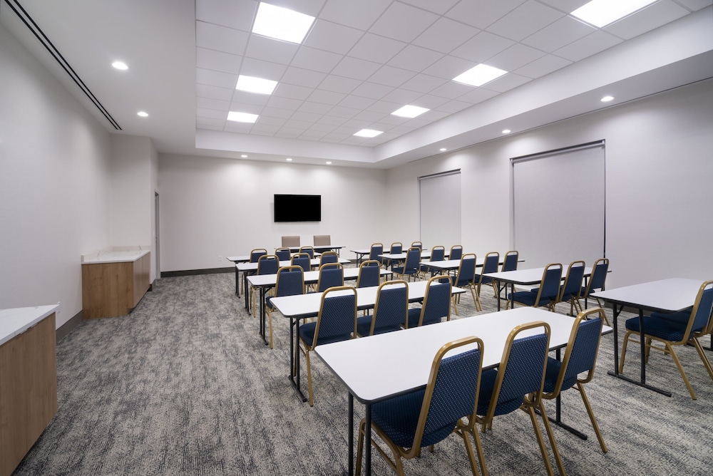 Staybridge Suites Louisville Expo Center - photo 15
