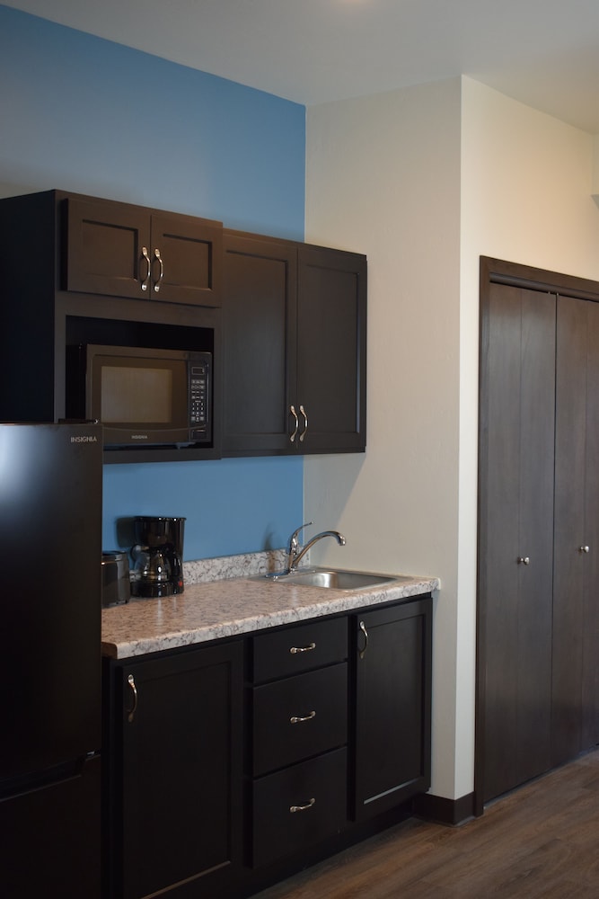 Menominee River Extended Stay Hotel - photo 11