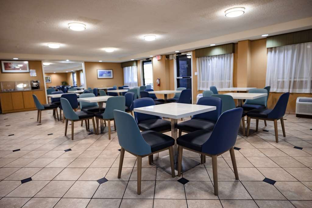 La Quinta Inn by Wyndham Tampa Near Busch Gardens - photo 23