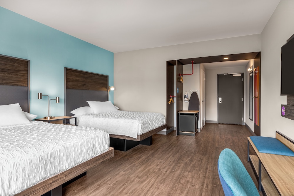 Tru by Hilton Lancaster East - photo 5