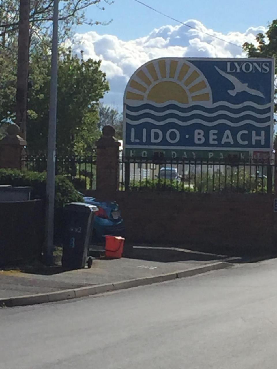 The Pad 3 bed 2 bath caravan Lido Beach in Prestatyn, United Kingdom